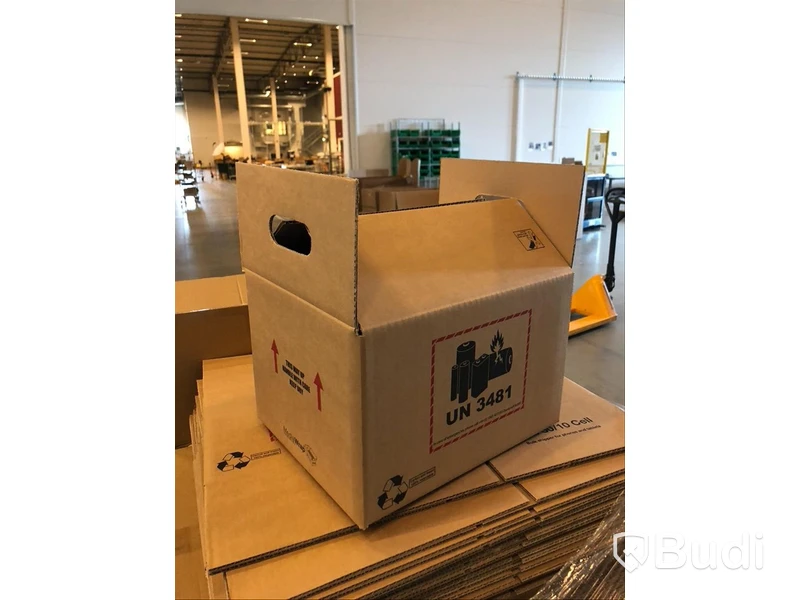 4 buntar med ca 20 wellådor i varje + 5 lådor med medföljande “30 Cell Shipper”